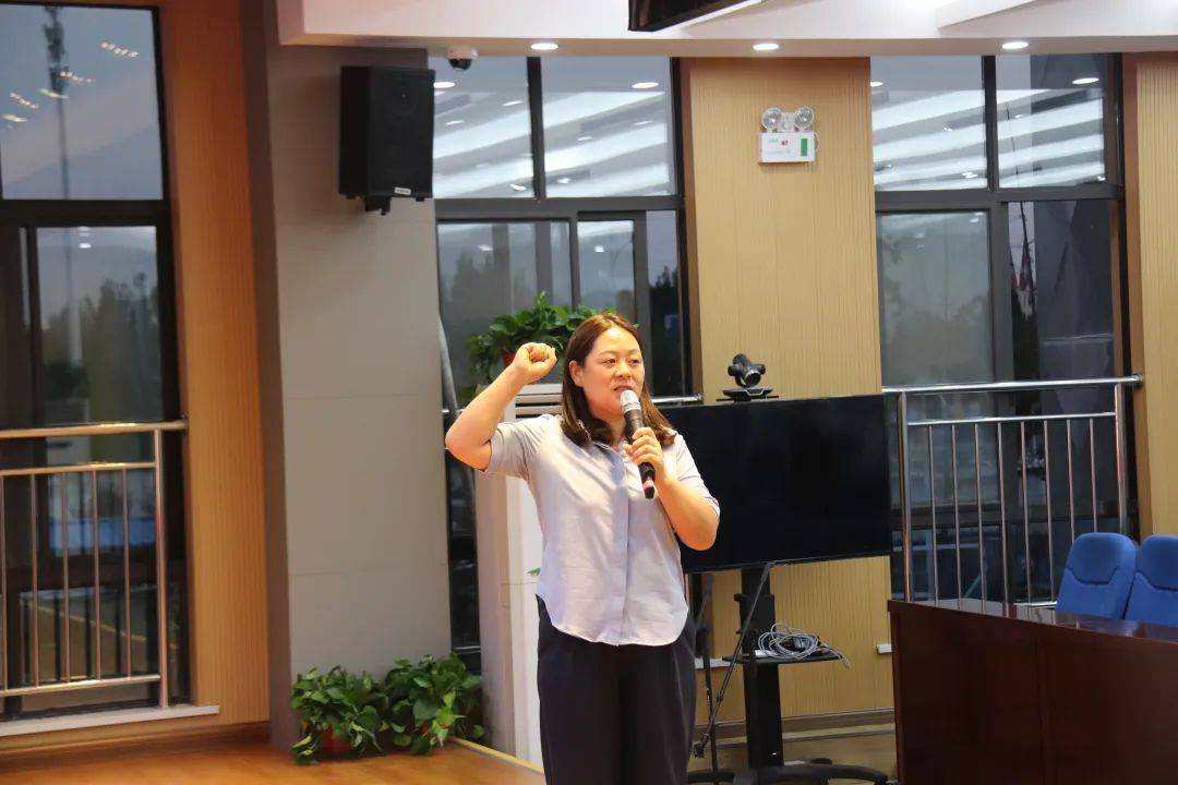 以学成才 以德育人