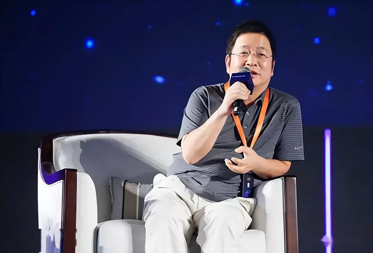 全球半导体行业首富：美籍华人登顶<strong></p>
<p>摩尔币</strong>，个人身价达到1350亿元人民币
