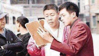 她是吴秀波的恩人<strong></p>
<p>今合币</strong>，今为张若昀的后妈，与前夫分分合合又破镜重圆