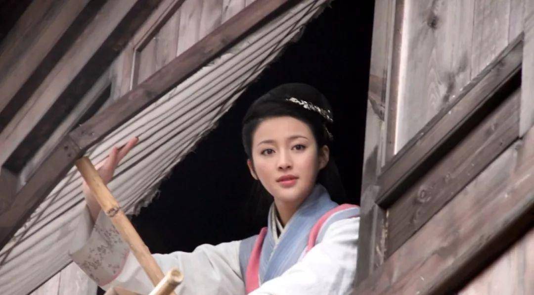 武松担任阳谷县“都头”<strong></p>
<p>今合币</strong>，一年俸禄有多少，折算成人民币合多少钱