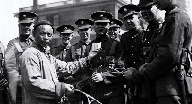 民国时的一块大洋<strong></p>
<p>大洋币</strong>，折算成现在的人民币，大概是多少钱？