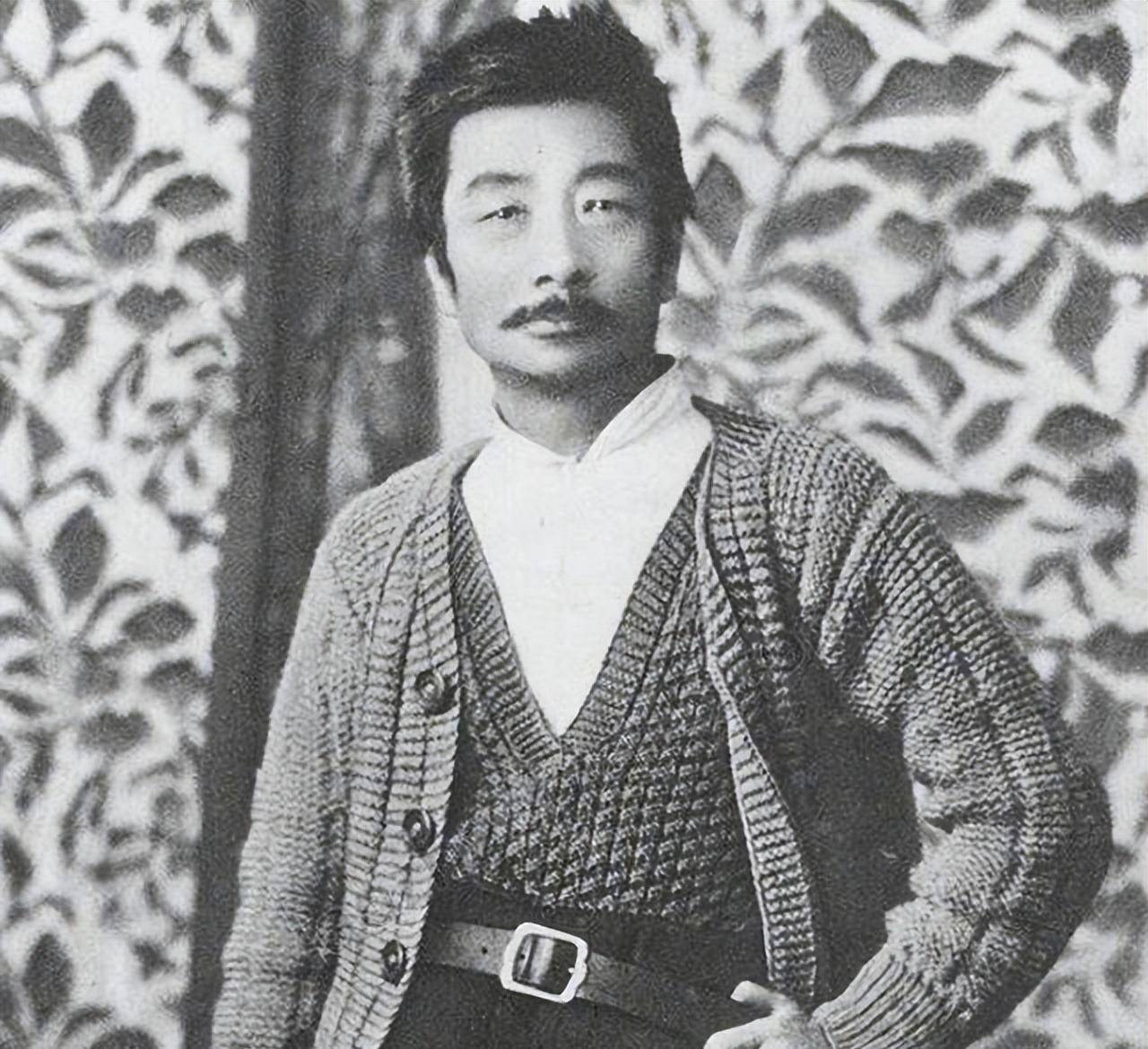 民国时期<strong></p>
<p>大洋币</strong>，鲁迅有300块大洋的工资，换成人民币大概值多少钱？