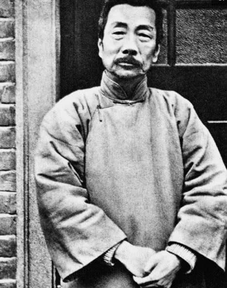 鲁迅当时每月工资350块大洋<strong></p>
<p>大洋币</strong>，换成现在的人民币，能够有多少钱？