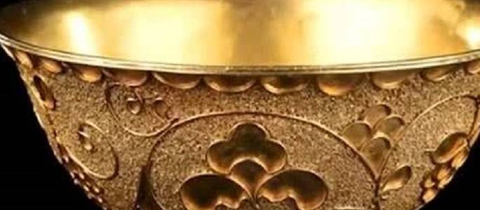 4千块无人买的金水杯<strong></p>
<p>传家币</strong>，大叔不服气跑去鉴定，专家鉴定后价值20万