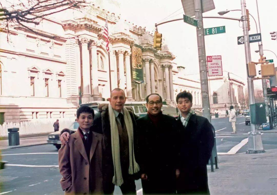 八雅轩丨【八雅收藏】古董教父安思远：“中国艺术品给了我一切，我愿为中国做一些事<strong></p>
<p>币百通</strong>。”