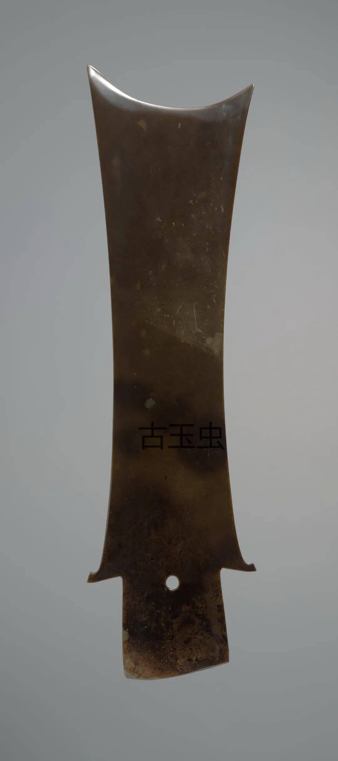 1000亩良田换一枚玉璋 <strong></p>
<p>伯虎币</strong>，给周天子送礼真是个“大坑” ！
