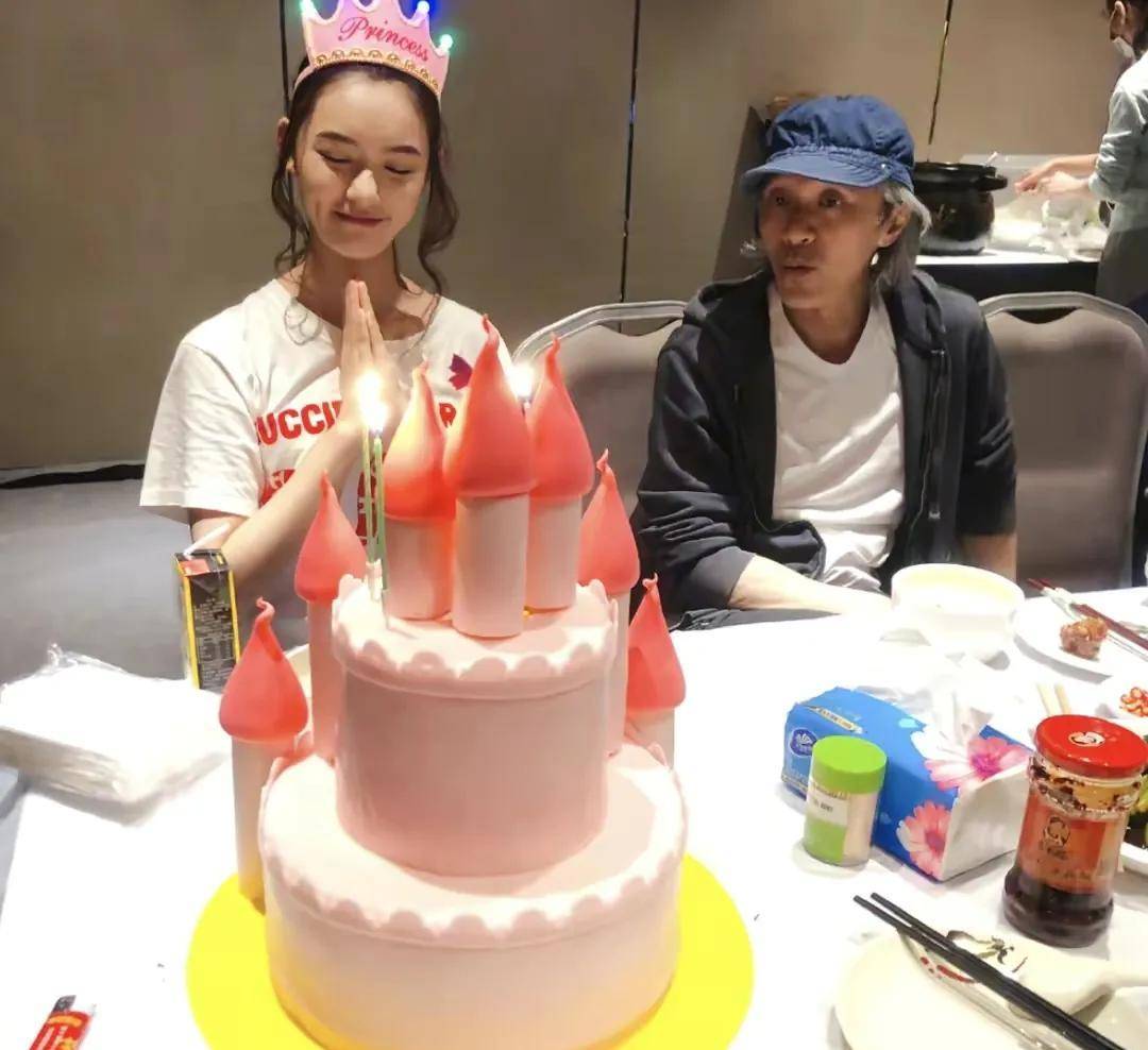 不知不觉星爷花甲之年<strong></p>
<p>伯虎币</strong>了