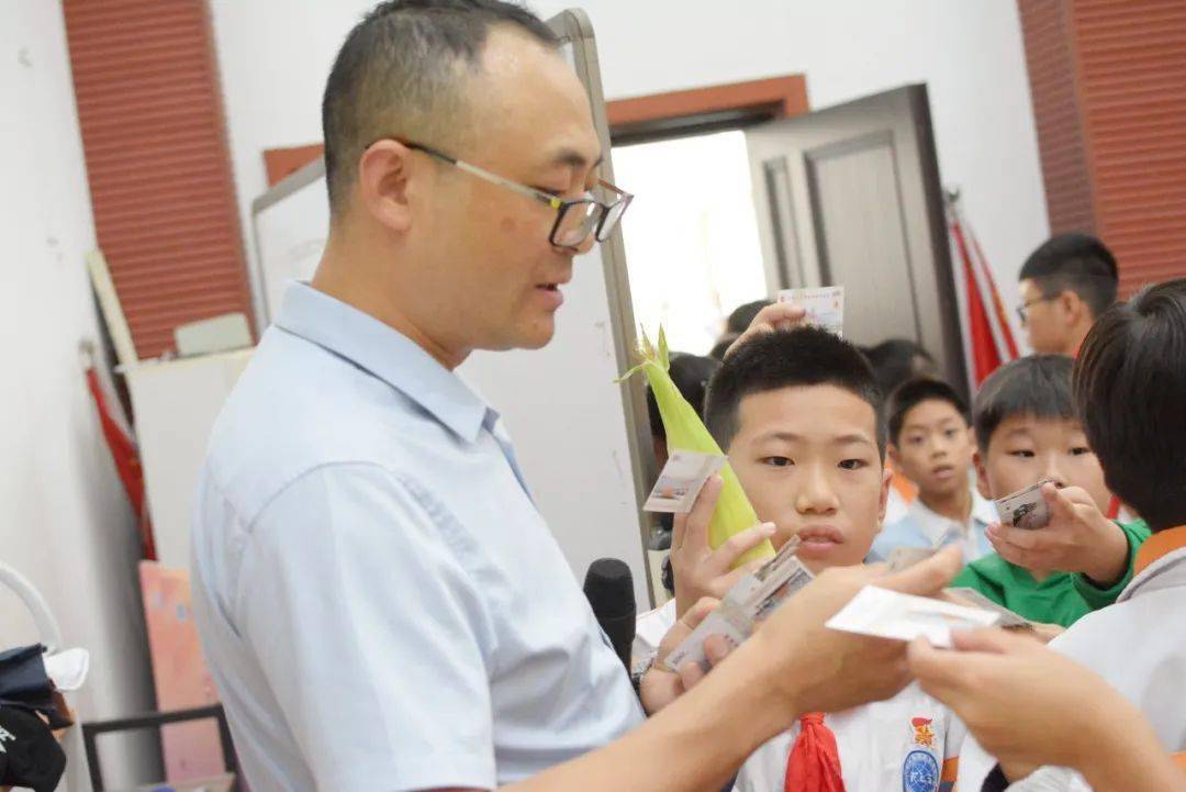 劳动教育丨今天<strong></p>
<p>币币兑换</strong>我当家——乐外小学部卓越币兑换活动