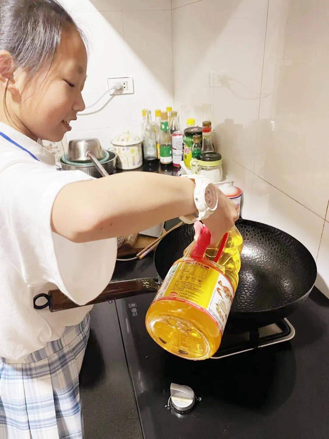 劳动教育丨今天<strong></p>
<p>币币兑换</strong>我当家——乐外小学部卓越币兑换活动