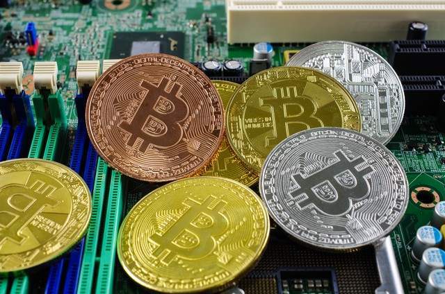 在假 BTC ETF 新闻引发2000美元过山车之后 比特币价格突破 28000美元