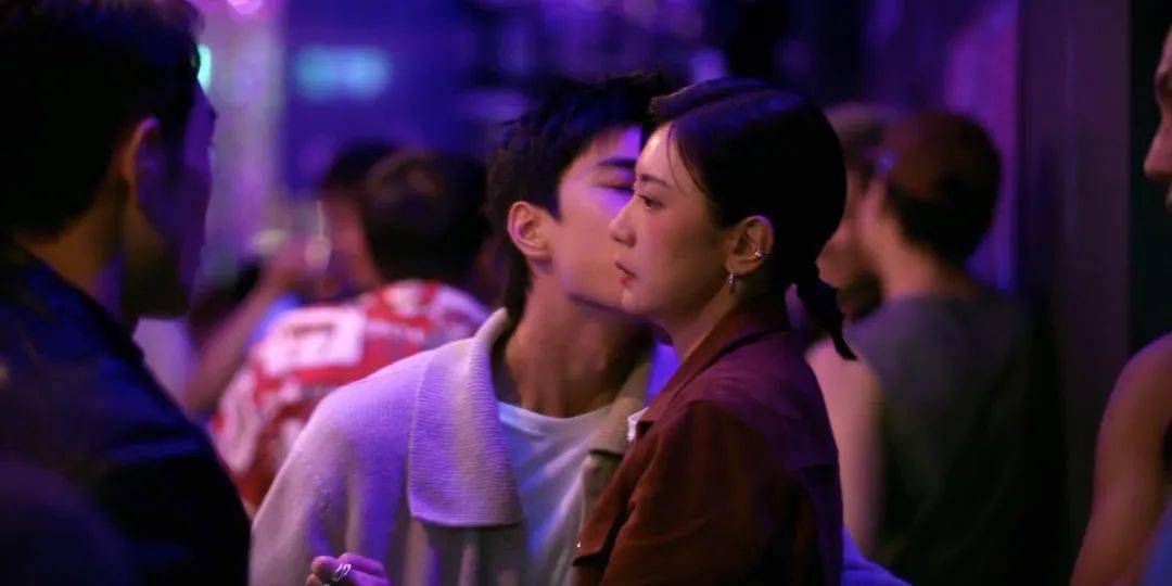 火出圈的网飞台剧<strong></p>
<p>火币网</strong>！不止是小S床戏