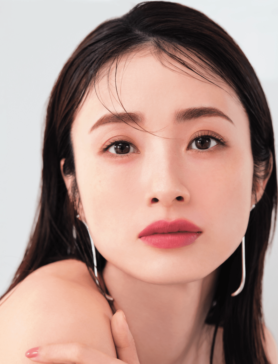HB FOCUS | 上户彩：最快10分钟<strong></p>
<p>hb</strong>，即可通过妆容转变角色！