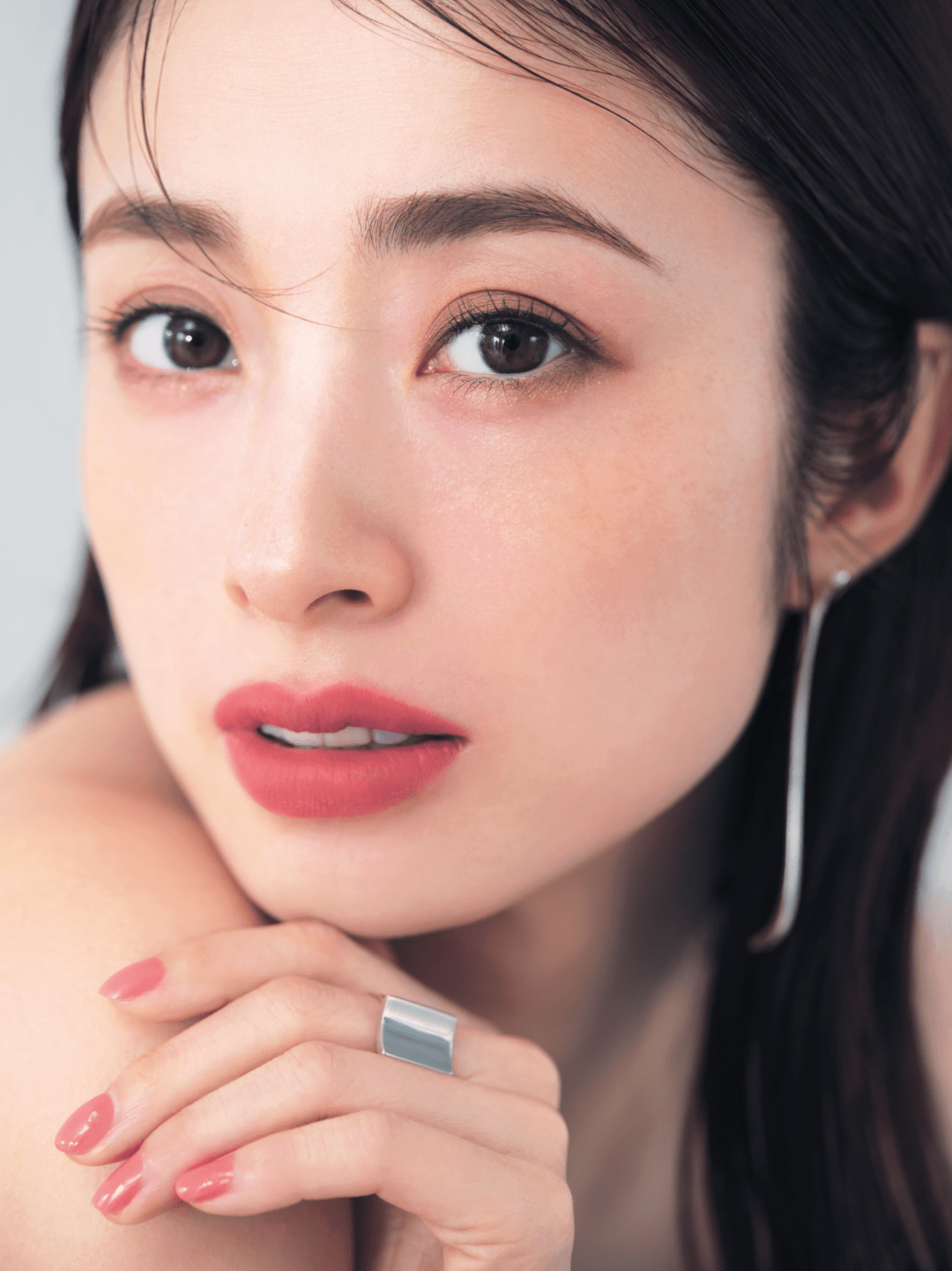 HB FOCUS | 上户彩：最快10分钟<strong></p>
<p>hb</strong>，即可通过妆容转变角色！