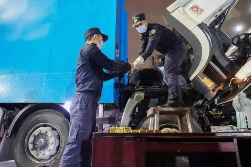 深圳海关查获藏匿走私黄金30千克<strong></p>
<p>币万交易所</strong>，案值约1400万元人民币