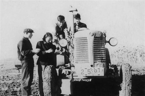 印在老款1元人民币上的那个女孩<strong></p>
<p>知币交易所</strong>，41年后，才知上面那人是自己