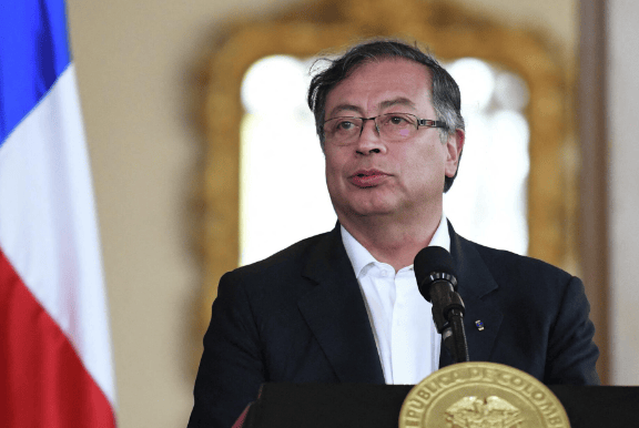 特朗普回归已成定局？上台就集火中国！话音刚落<strong></p>
<p>币安交易所白皮书</strong>，美后院“失火”