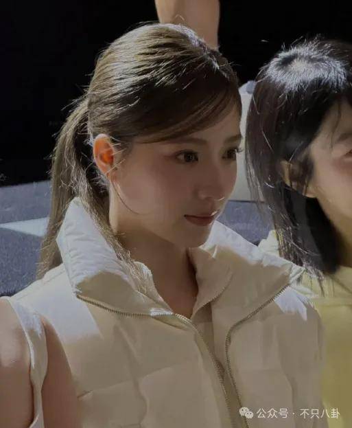 前几年还被嘲长得土<strong></p>
<p>币淘交易所</strong>，如今逆袭成大美女了？！