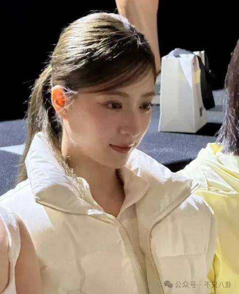 前几年还被嘲长得土<strong></p>
<p>币淘交易所</strong>，如今逆袭成大美女了？！
