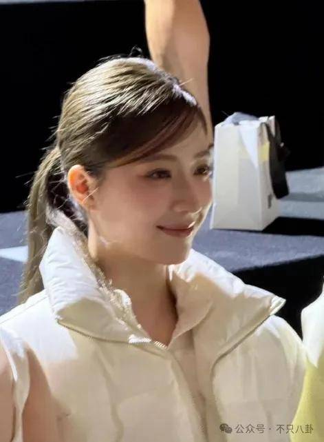 前几年还被嘲长得土<strong></p>
<p>币淘交易所</strong>，如今逆袭成大美女了？！
