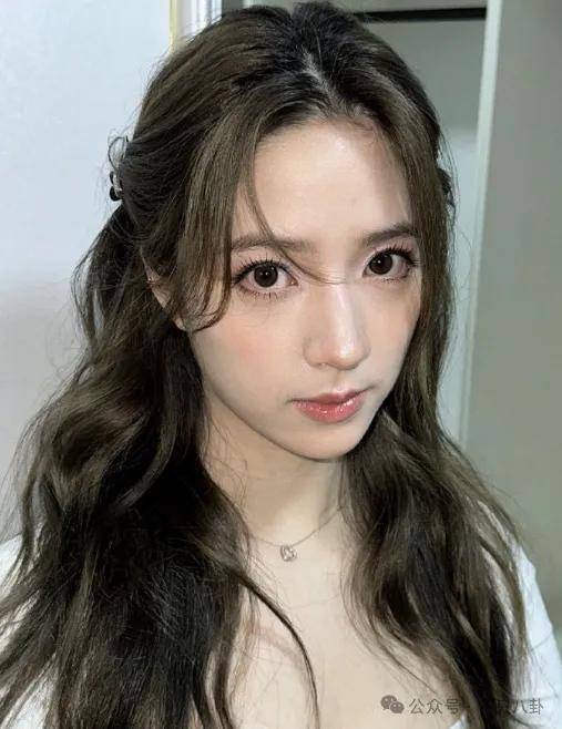 前几年还被嘲长得土<strong></p>
<p>币淘交易所</strong>，如今逆袭成大美女了？！