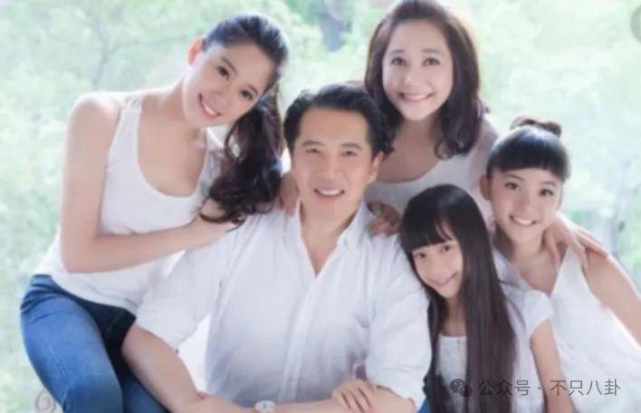 前几年还被嘲长得土<strong></p>
<p>币淘交易所</strong>，如今逆袭成大美女了？！