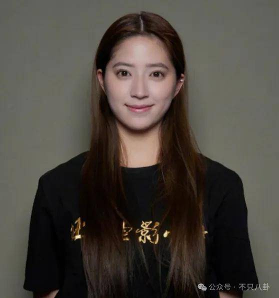前几年还被嘲长得土<strong></p>
<p>币淘交易所</strong>，如今逆袭成大美女了？！
