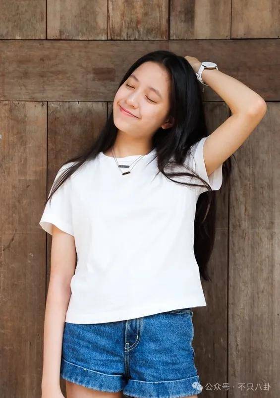 前几年还被嘲长得土<strong></p>
<p>币淘交易所</strong>，如今逆袭成大美女了？！