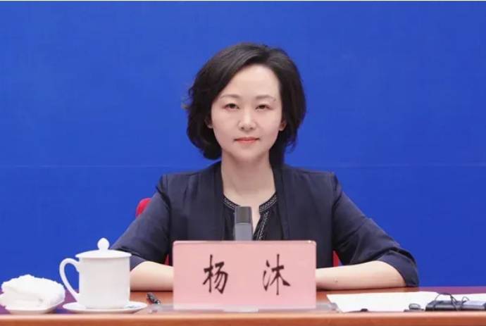 央地交流！“75后”女厅长进京履新<strong></p>
<p>币夫交易所排第几</strong>，陈克龙“空降”江西