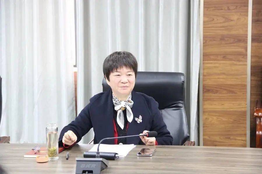 河南一原副厅级女干部被开除党籍<strong></p>
<p>人气币交易所</strong>！卸任不到两个月就被查