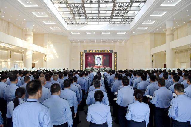 痛心<strong></p>
<p>币安交易所排名</strong>！武汉版“八里河派出所”所长凌晨在所里倒下 年仅52岁