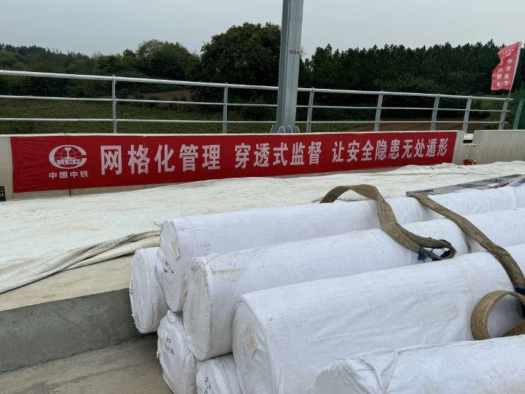 一割就开一扯就断<strong></p>
<p>星联交易所</strong>！合新铁路多家施工单位被曝以次充好偷换重要材料