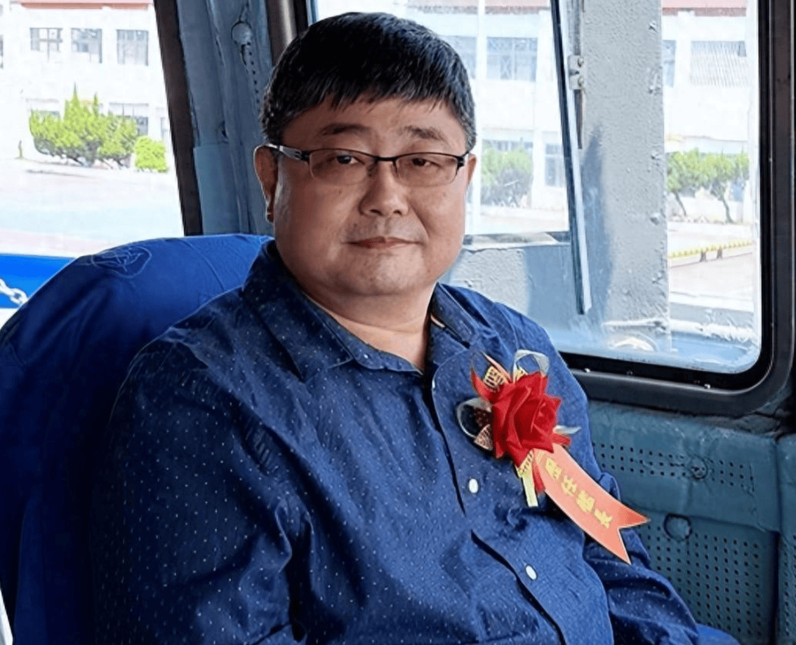 珠海航展现场<strong></p>
<p>两个交易所币能互转吗</strong>，台前海军舰长突然情绪失控！当众只说了一句话