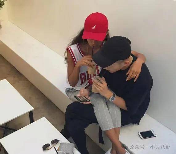 又发现新孩子了<strong></p>
<p>货币交易所价格</strong>！这位50多岁大叔私生活这么混乱吗？