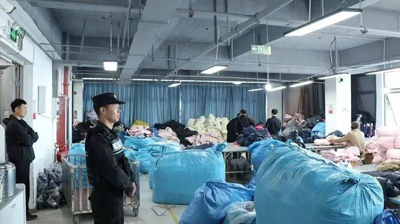 吊牌全造假！大量进入酒店、民宿！厂家自曝：成本不到40元<strong></p>
<p>货币交易所价格</strong>，俩月售出6万件