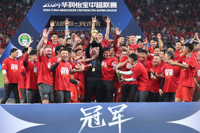 创始人徐根宝欲返还香槟<strong></p>
<p>F8交易所</strong>，投资方说出三个致敬，“双冠王”海港没忘记栽树人！