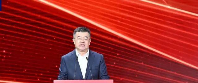 主动投案<strong></p>
<p>币团交易所</strong>！新疆维吾尔自治区党委社工部副部长宿召兵被查