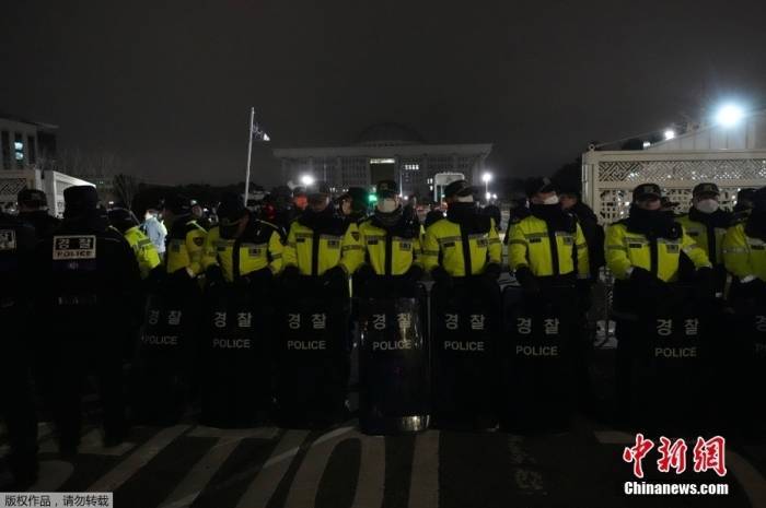 李在明讲话：戒严令已解除<strong></p>
<p>香港币加交易所</strong>，要求军警尽快撤离