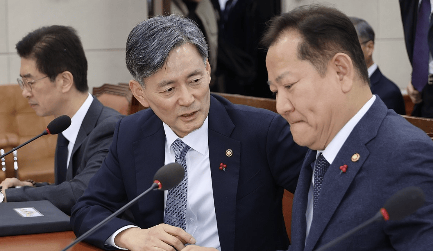 韩媒：韩在野党单独通过决议<strong></p>
<p>7号交易所</strong>，敦促逮捕前防长等涉“内乱”人员