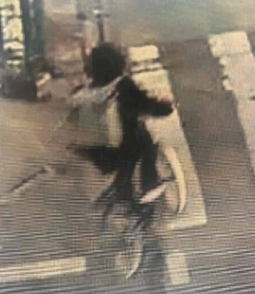 美巨头CEO街头被枪杀！枪手在弹壳上留下三个词<strong></p>
<p>7号交易所</strong>，监控画面曝光