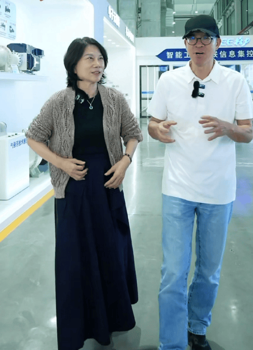 俞敏洪：我和董明珠不同<strong></p>
<p>上交易所的币是真币吗</strong>，她是霸蛮式领导，说一不二