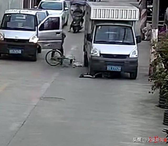 男孩骑单车遭遇“开门杀”<strong></p>
<p>上交易所的币是真币吗</strong>，摔倒后又被小货车碾压 广东汕头有关部门：及时送医，无生命危险