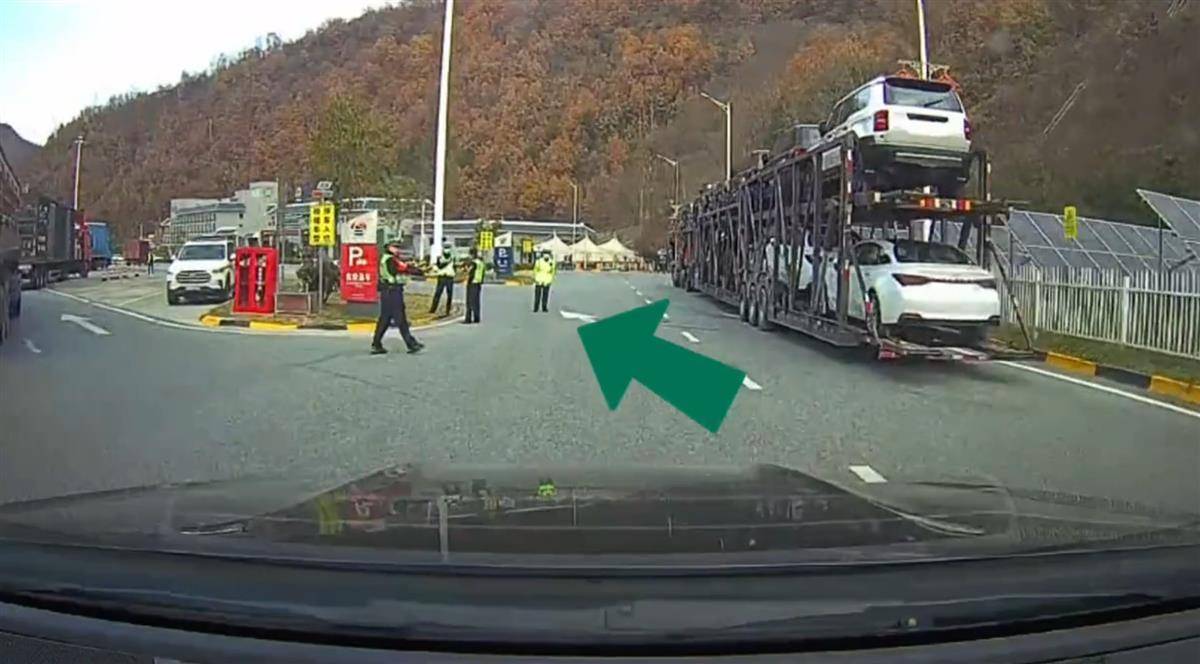 网红博主反映交警在高速上设卡查超速<strong></p>
<p>9158交易所</strong>，质疑其滥用职权，汉中警方回应