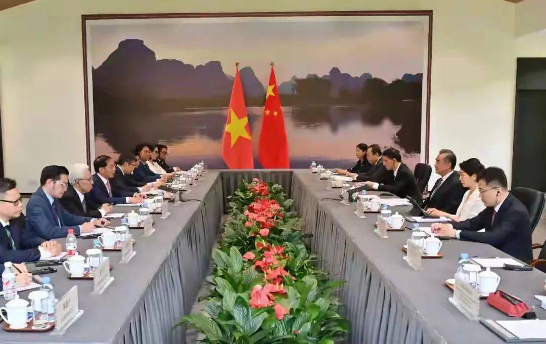黄岩岛全剧终<strong></p>
<p>9158交易所</strong>，人民日报通电菲国，中方竖起铁墙，美特殊船只出动