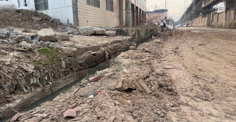 西安4岁男童遭两恶犬袭击重伤<strong></p>
<p>币成交易所网址</strong>，警方启用无人机搜寻现场