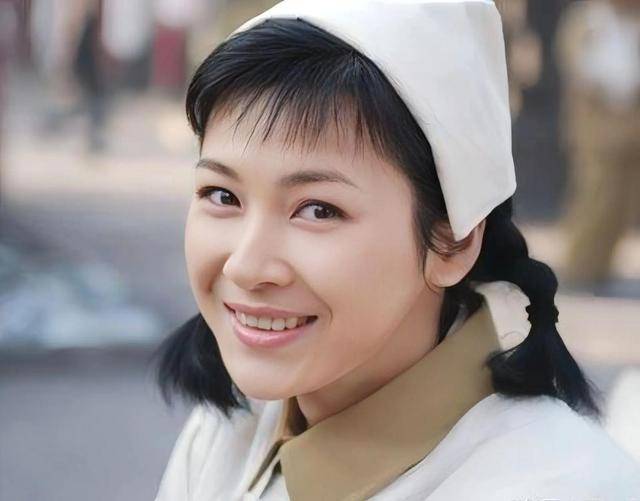 富商周旭辉<strong></p>
<p>币成交易所网址</strong>，44岁娶小12岁女星童蕾，获刑3年后，妻女过得如何？