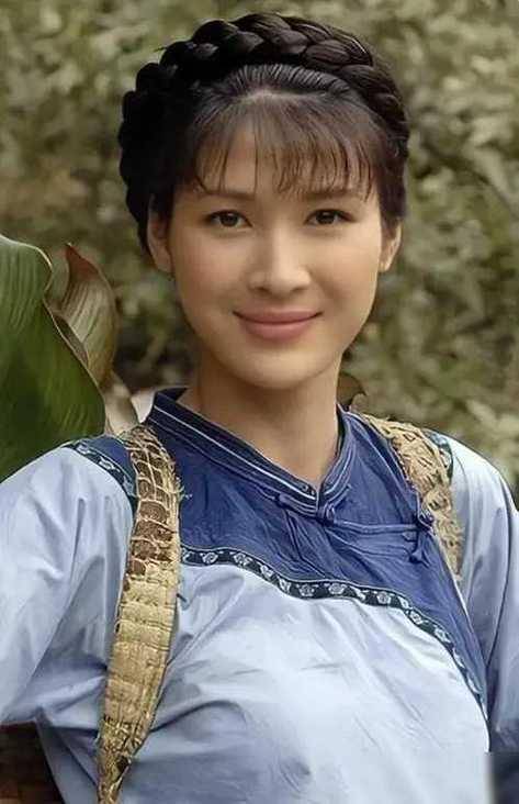 富商周旭辉<strong></p>
<p>币成交易所网址</strong>，44岁娶小12岁女星童蕾，获刑3年后，妻女过得如何？
