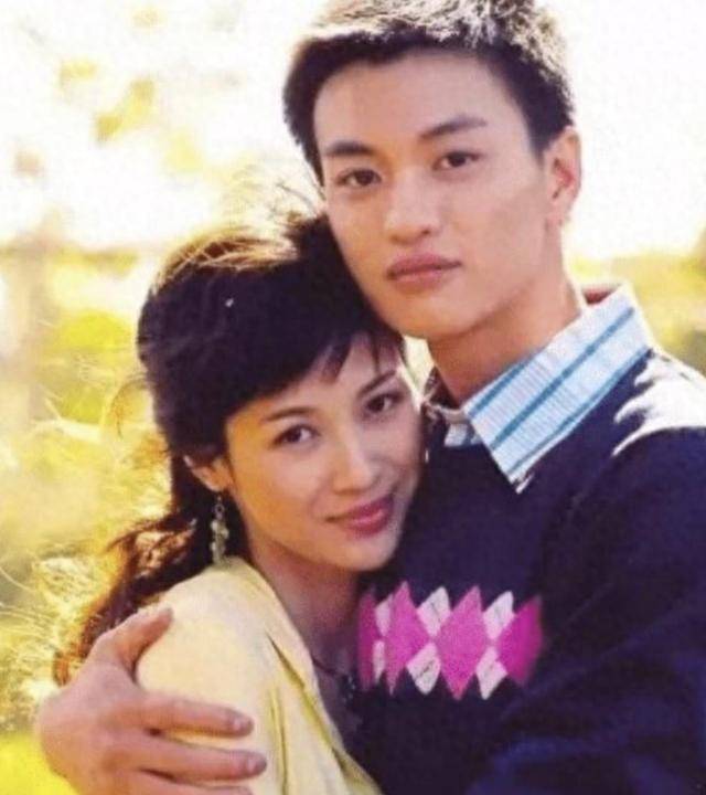 富商周旭辉<strong></p>
<p>币成交易所网址</strong>，44岁娶小12岁女星童蕾，获刑3年后，妻女过得如何？