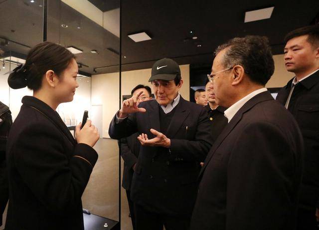马英九：身为炎黄子孙绝不能数典忘祖<strong></p>
<p>币成交易所网址</strong>，任何“去中国化”行径都不会成功