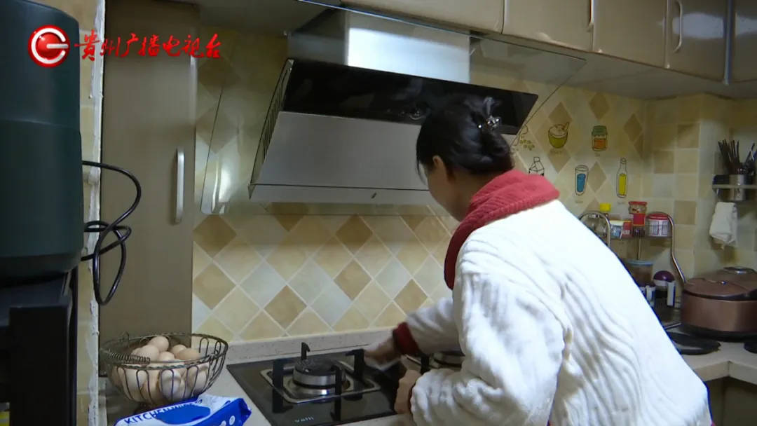 恶心坏了！贵阳一女子家中被扔进一颗“炸弹”<strong></p>
<p>币成交易所网址</strong>，残羹剩饭炸开花
