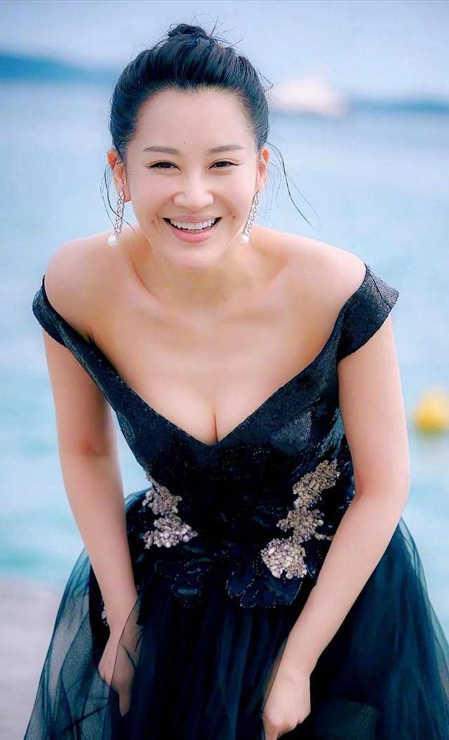 事实证明<strong></p>
<p>交易所债券市场的品种</strong>，55岁“无人敢娶”的许晴，才是真正的人间清醒！